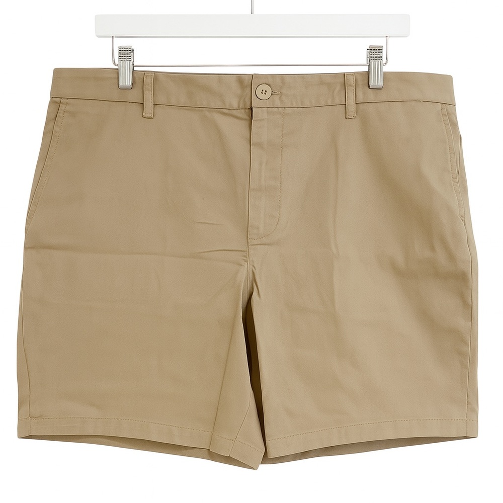 NWT Old Navy Men's Khaki Slim with Built in Flex Shorts Size: 44 New With Tags.